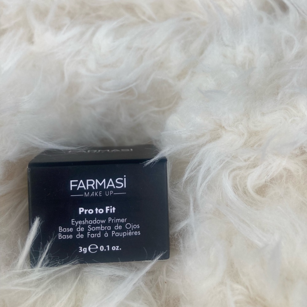 Farmasi pro to Fit Eyeshadow Primer